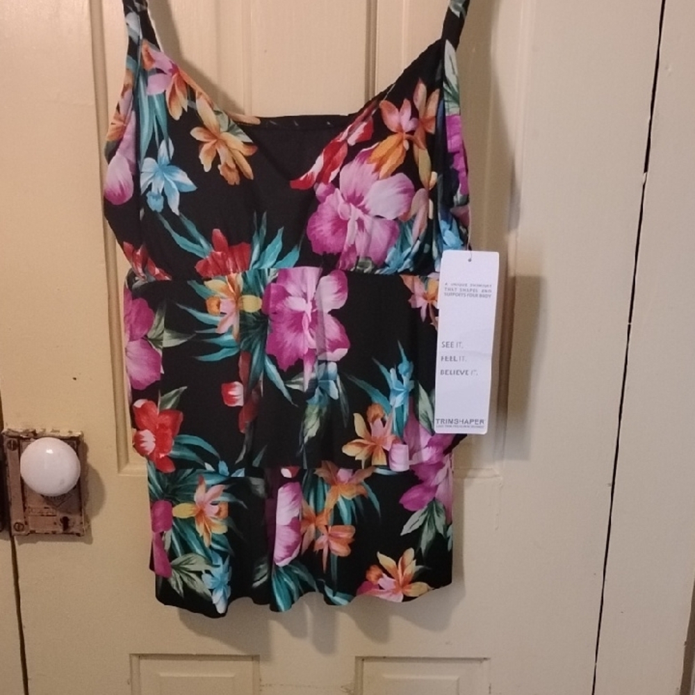 Black and Pink Floral Fitted Sleeveless Camisole